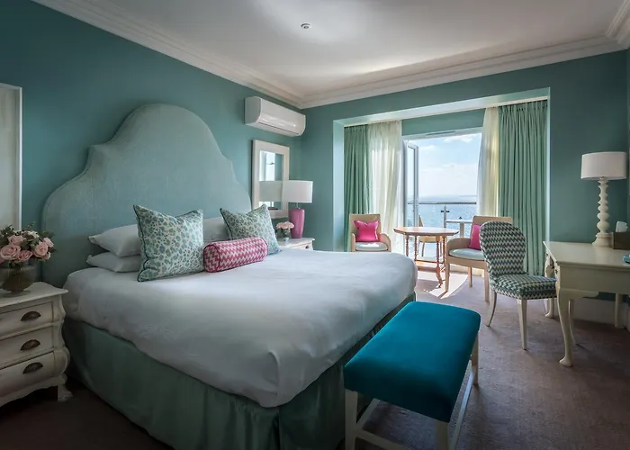 Roslin Beach Hotel