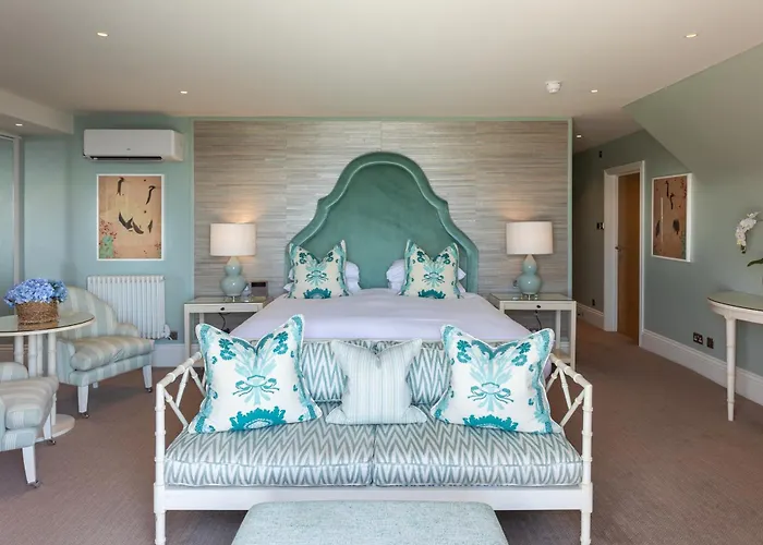 Roslin Beach Hotel