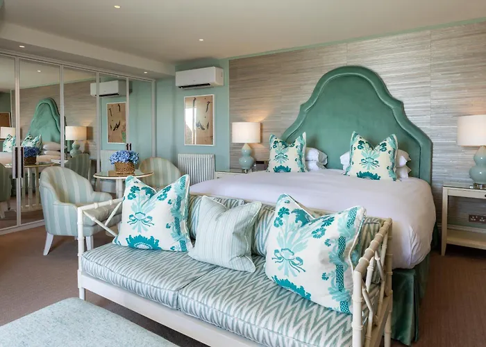 Roslin Beach Hotel