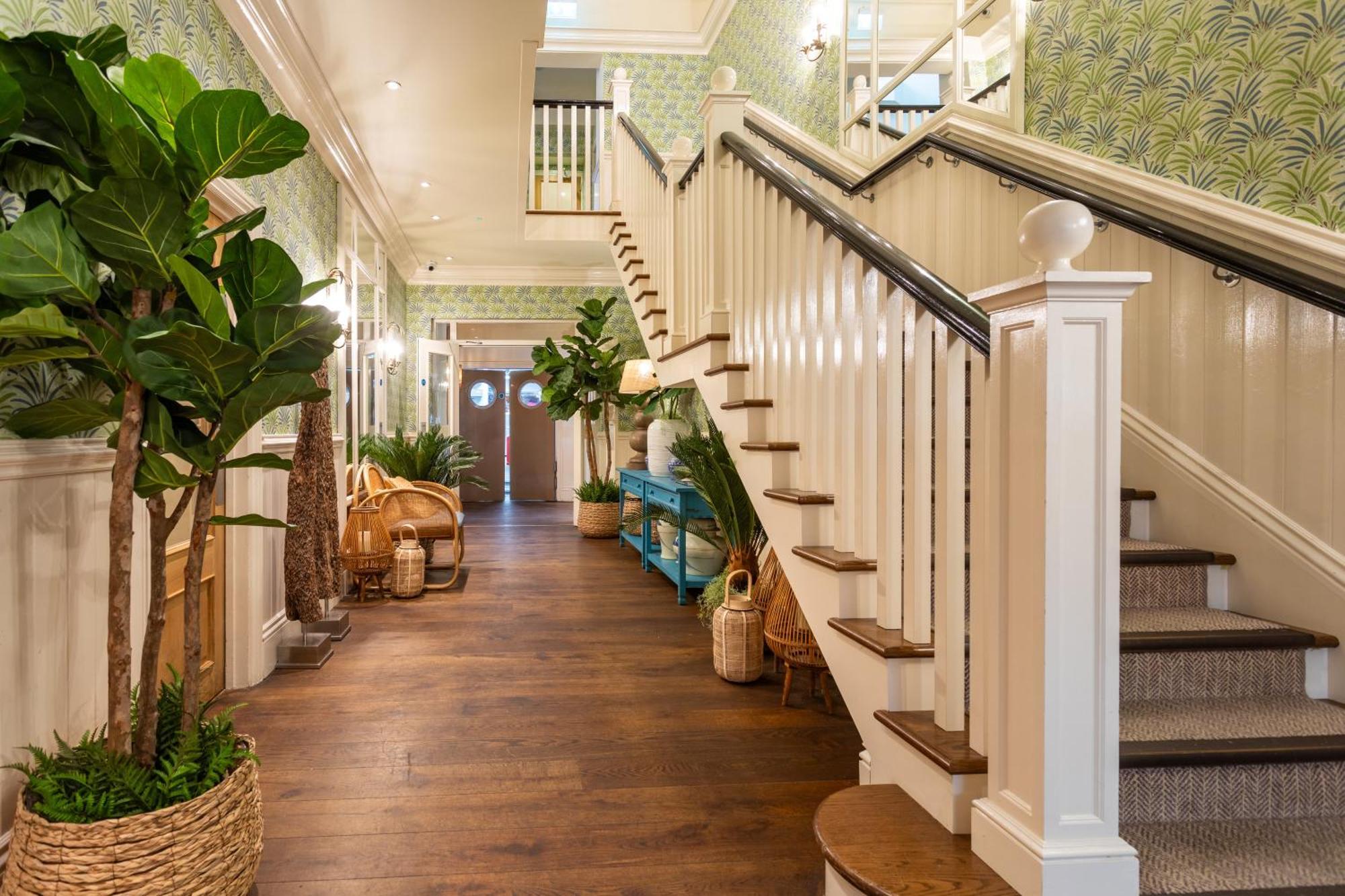 Roslin Hotel 4*